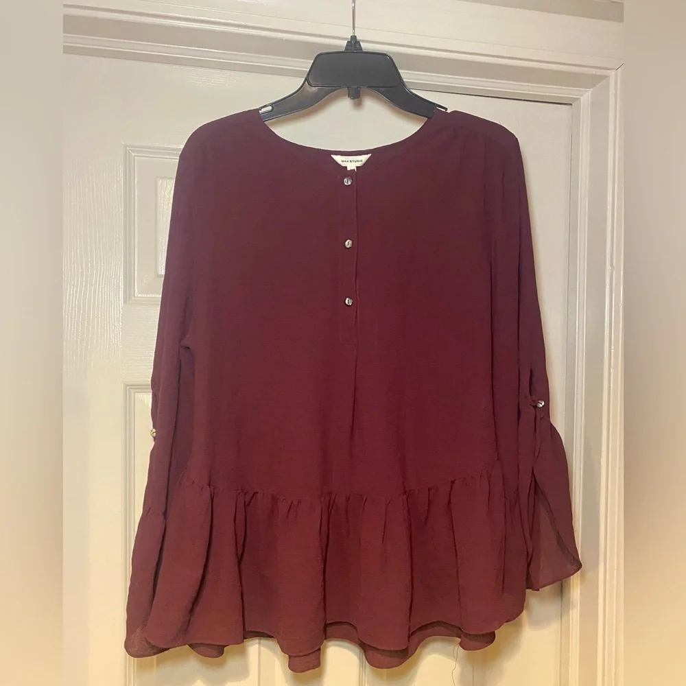 NWT‎ Max Studio Women’s Crepe Blouse with Bell Sleeves and Flutter Hem